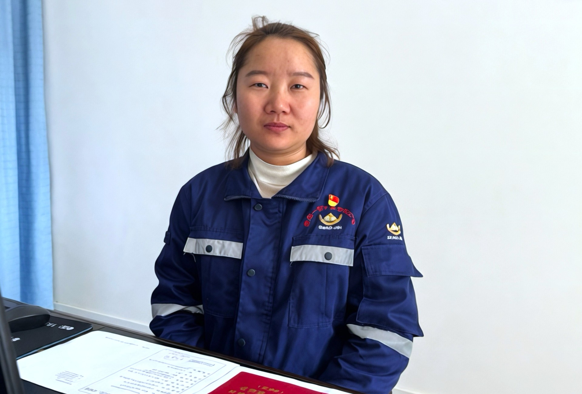 王飞红工作照（蒙自一智，王飞红）.jpg
